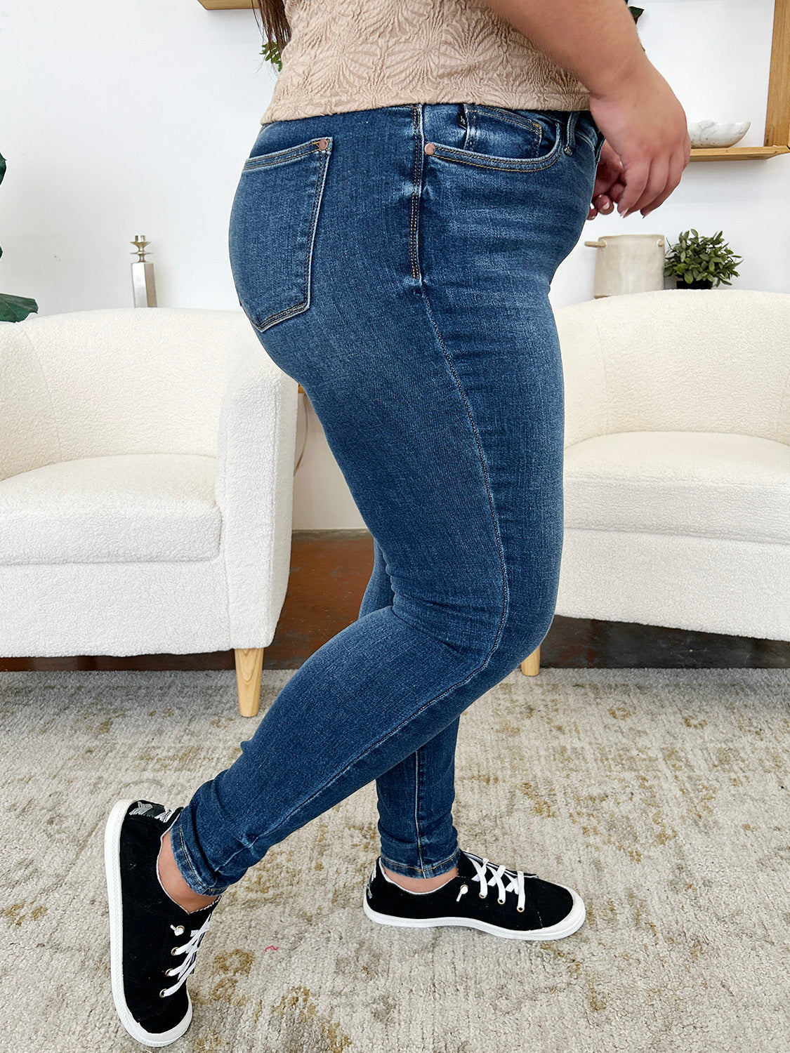 
                  
                    Classic Handsand Skinny Jeans
                  
                